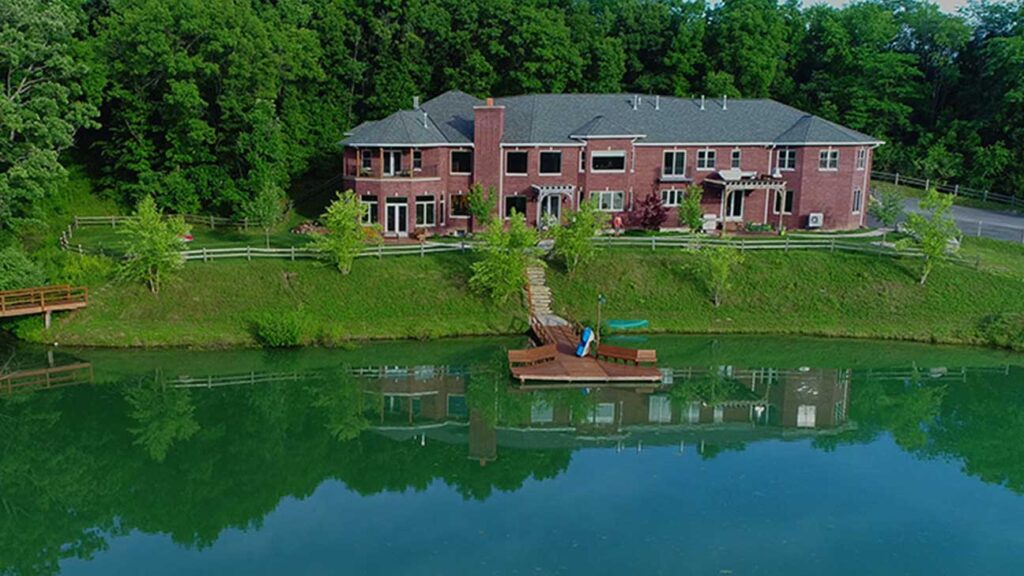 Top Of The World Ranch | Milan, IL